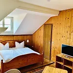 Gaestehaus Hohe Tannen Konukevi 3*