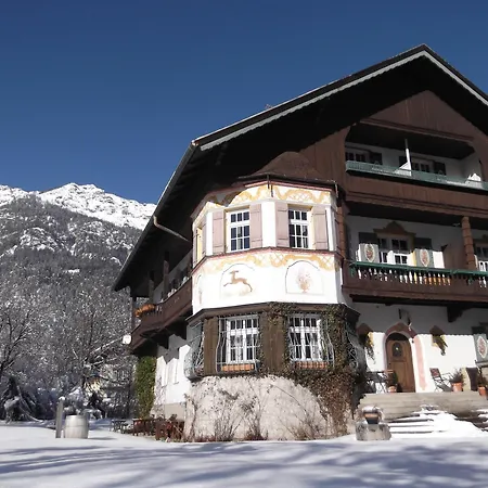 Gaestehaus Hohe Tannen בית הארחה 3*