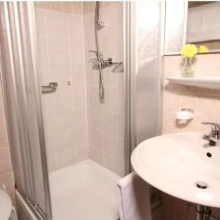 Gaestehaus Hohe Tannen 3*